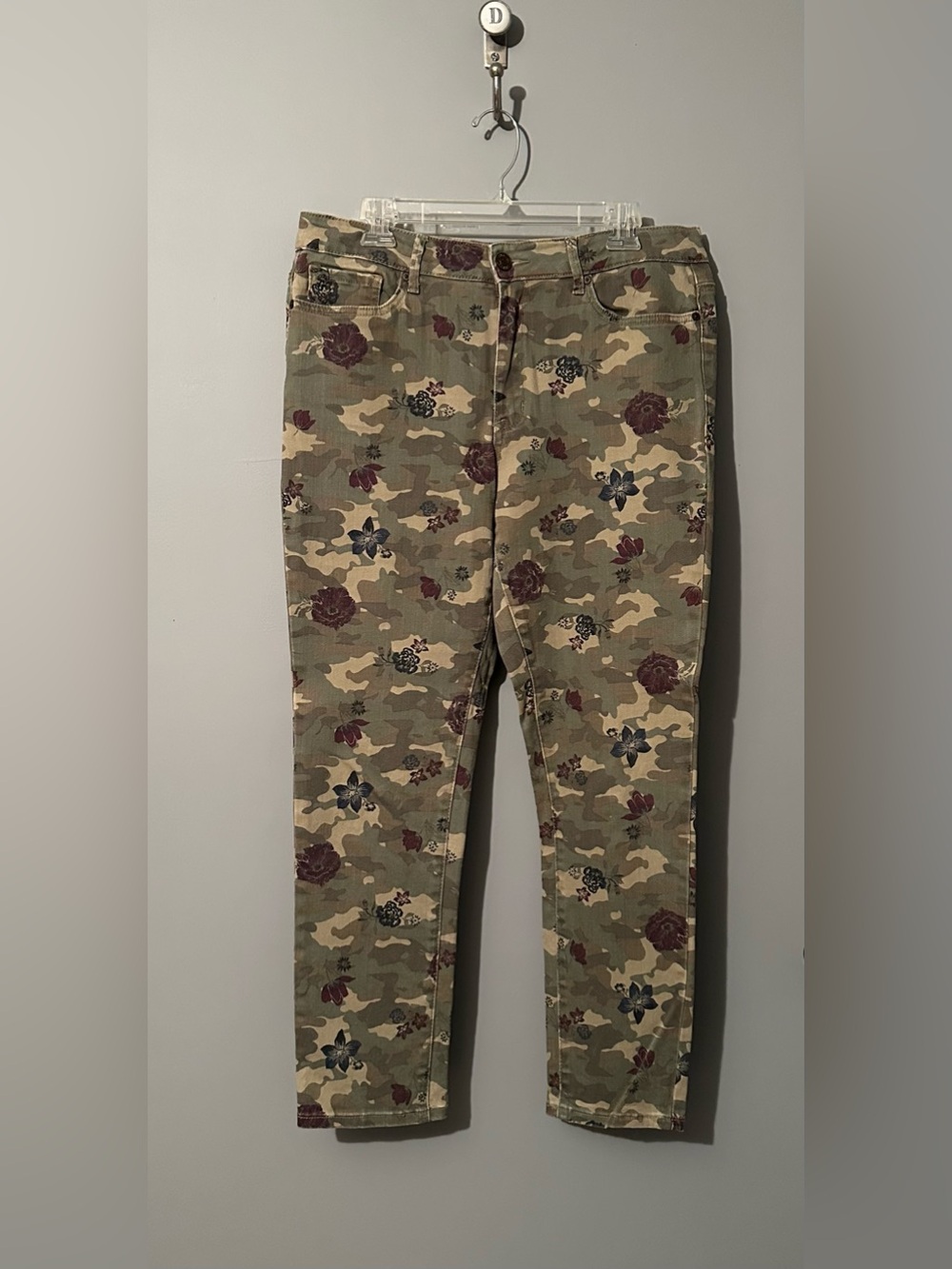 Seven7 Women’s Mid-Rise Slim Straight Camo Floral Jeans